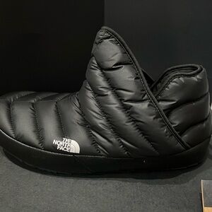 Womens The North Face Thermoball Traction Bootie US size 10